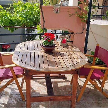 Traditional Residence With Terrace Latsida Exterior foto